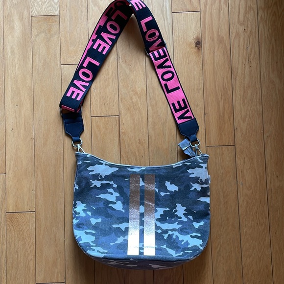 Quilted Koala Camo Purse bag - Picture 2 of 10